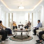 6bd16bac-0b30-4365-a169-882e90b2aed8